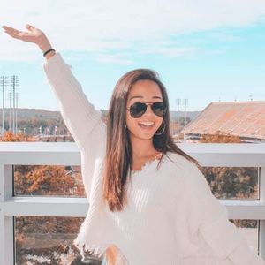 Meet your Posher, Linda